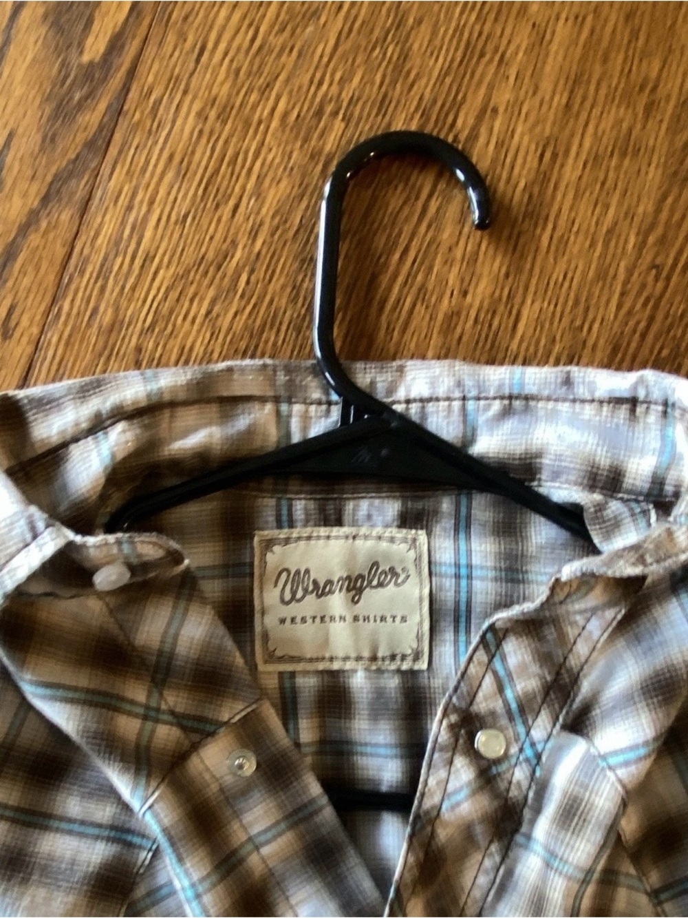 Wrangler Plaid Button-Up Shirt in Brown and Blue